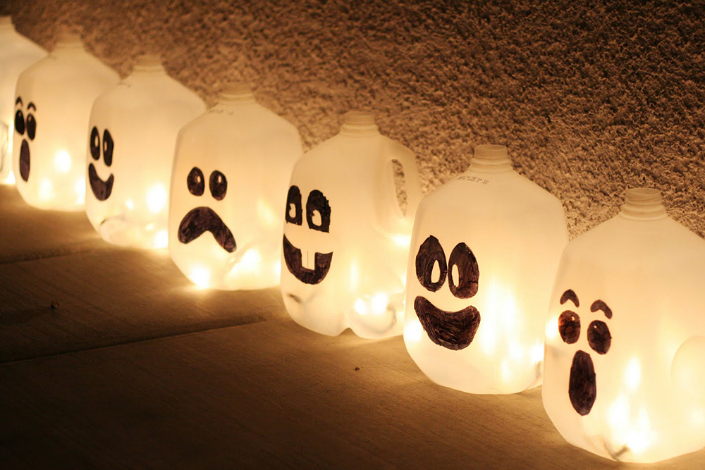 decorating with halloween lights