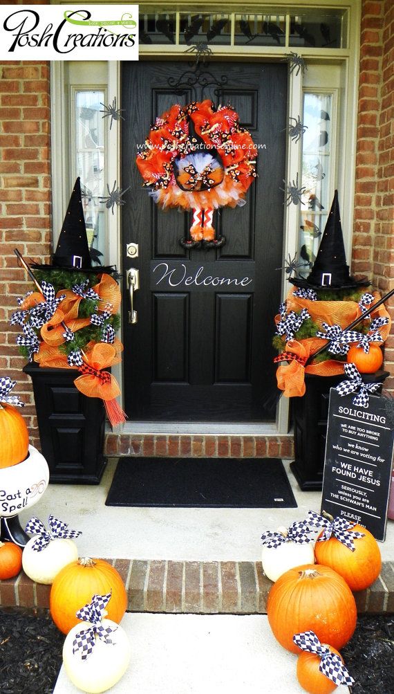 Witch’s Wreath Halloween Door Idea