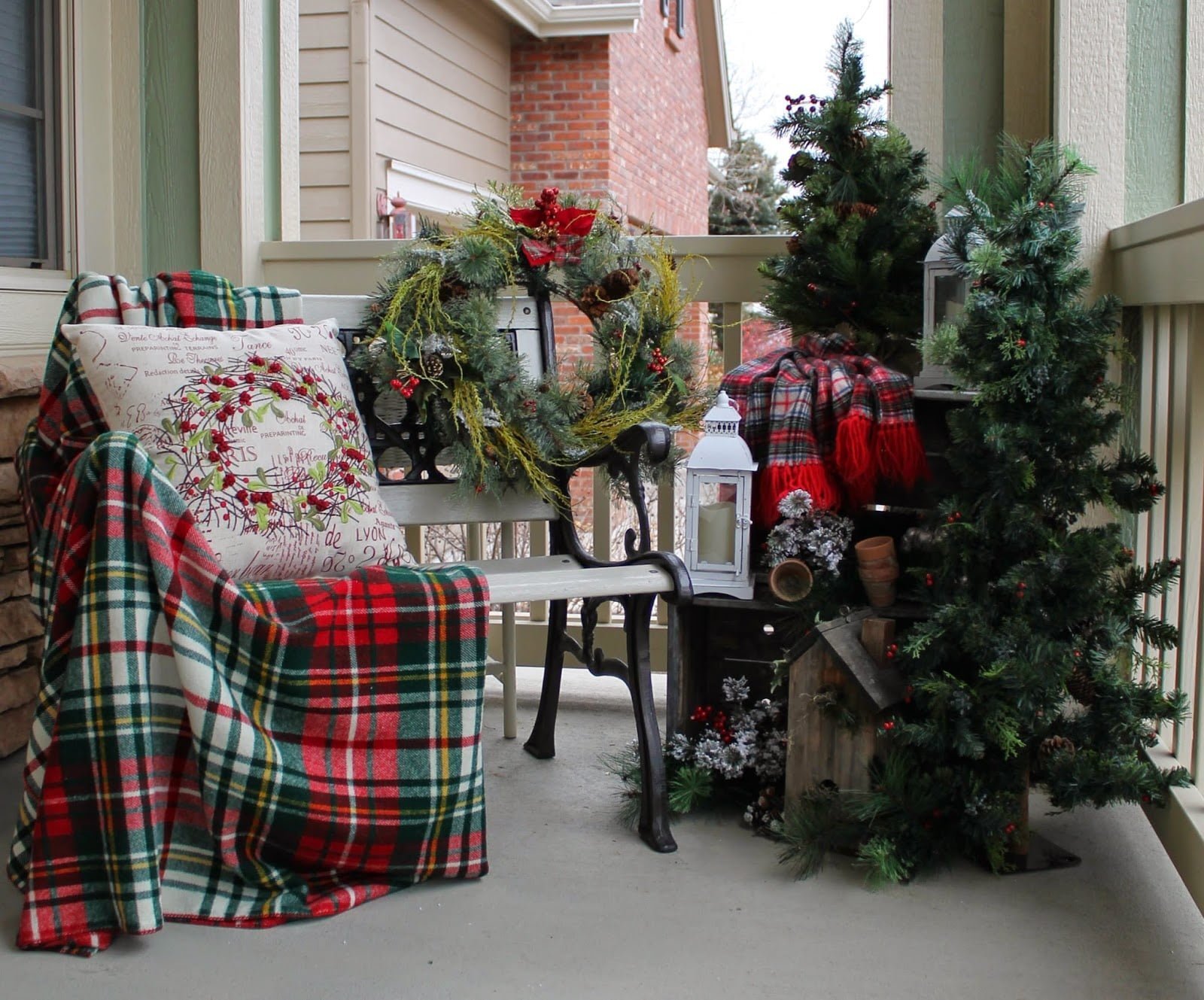 Holiday Welcome Bench