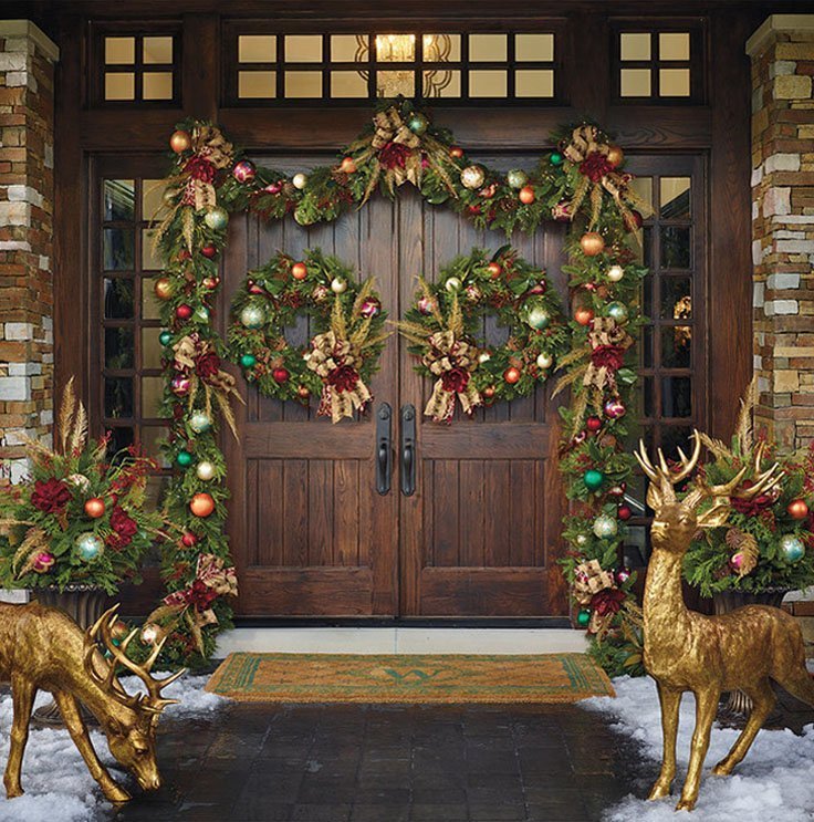 50 Best Christmas Door Decorations for 2018