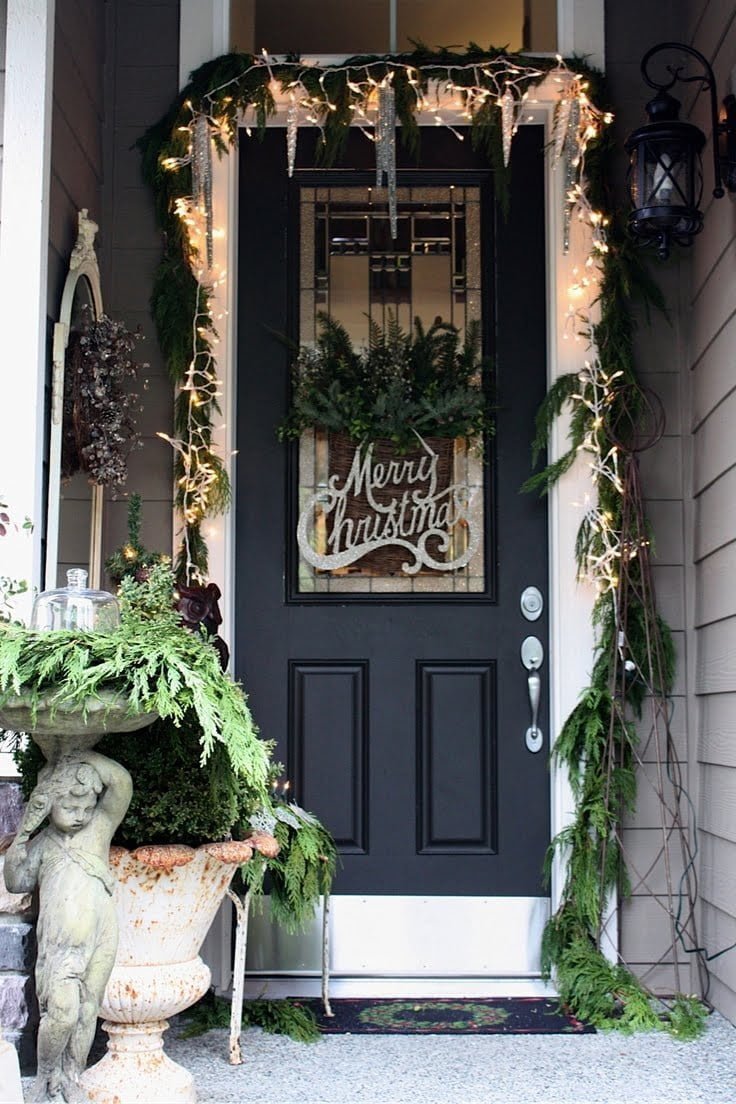 50 Best Christmas Door Decorations for 2018