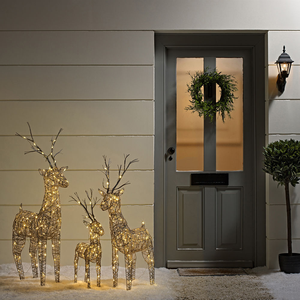 50 Best Outdoor Christmas Decorations for 2021