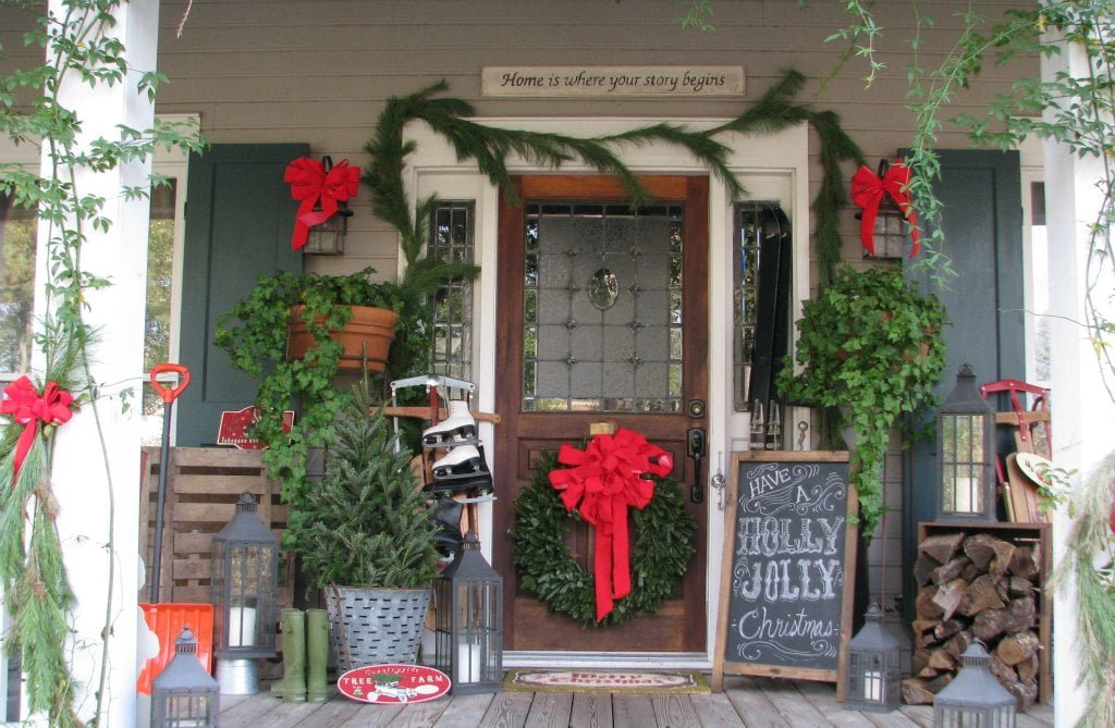 Spread The Christmas Cheer With A Festive Chalkboard