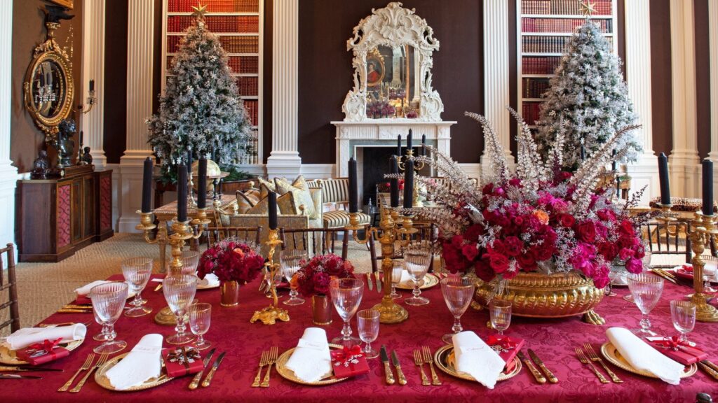 Creating a Timeless Christmas Tablescape