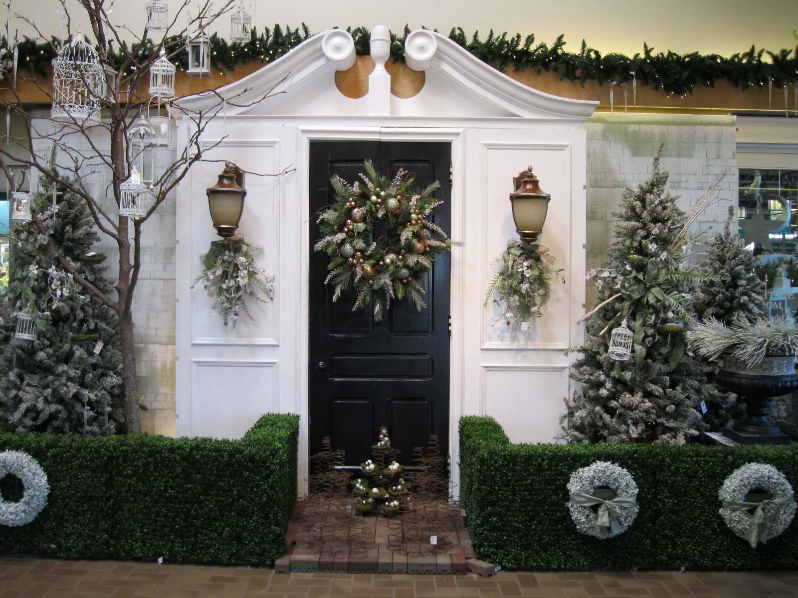 Adorn Hedges With Shimmery Wreaths