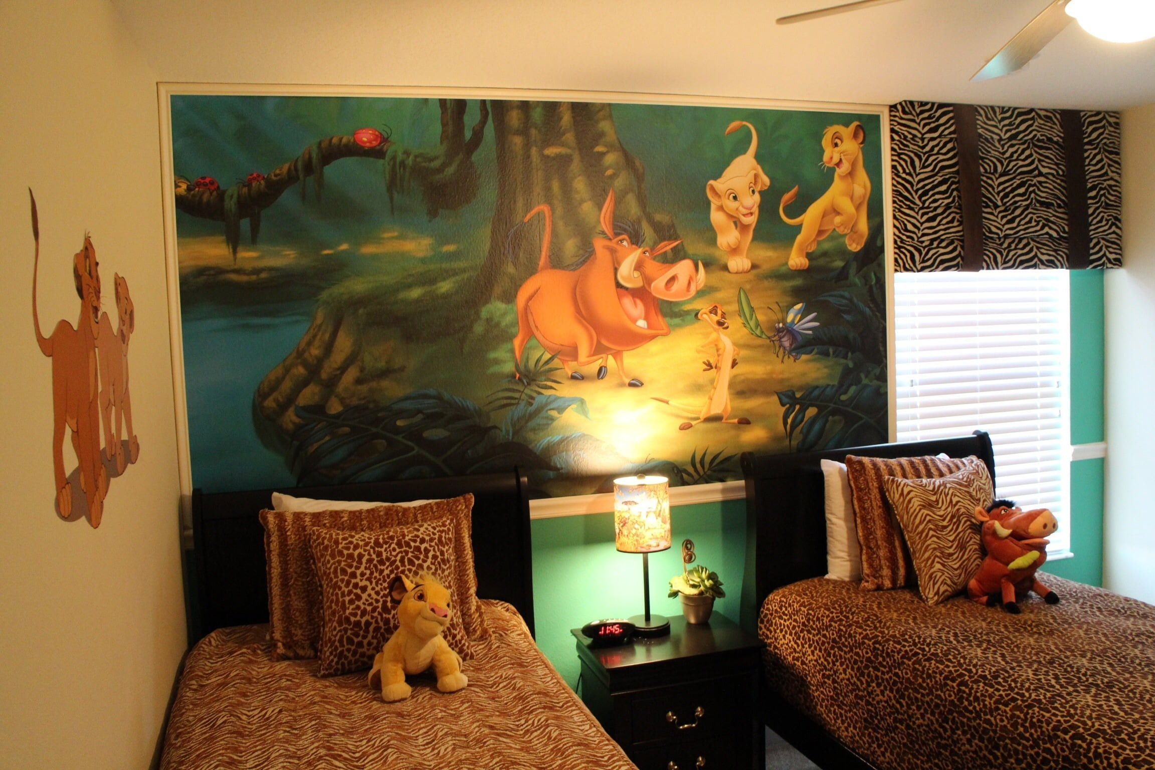 15 Disney Inspired Rooms That Will Make You Want To Redo Your Kid's Bedroom