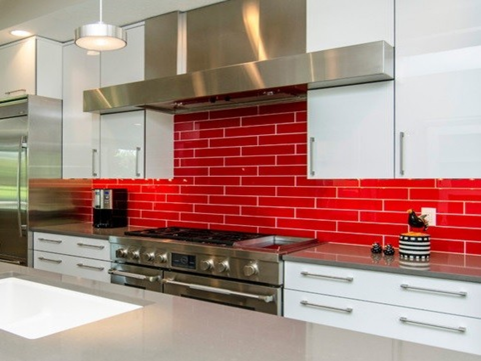 50 Best Kitchen Backsplash Ideas For 2018   29 Bright Red Backsplash Design Idea For Kitchens Homebnc 