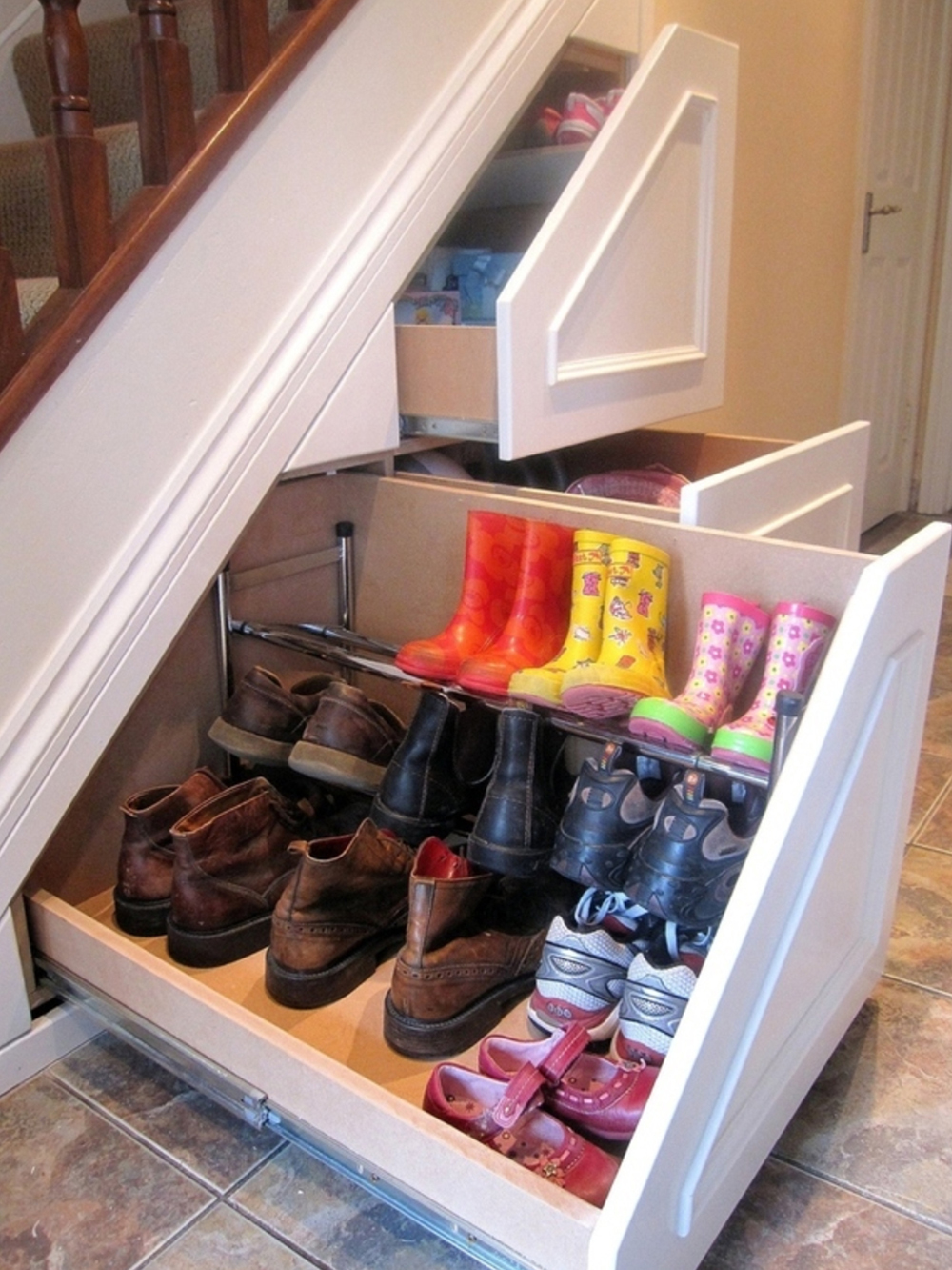 closed shoe storage