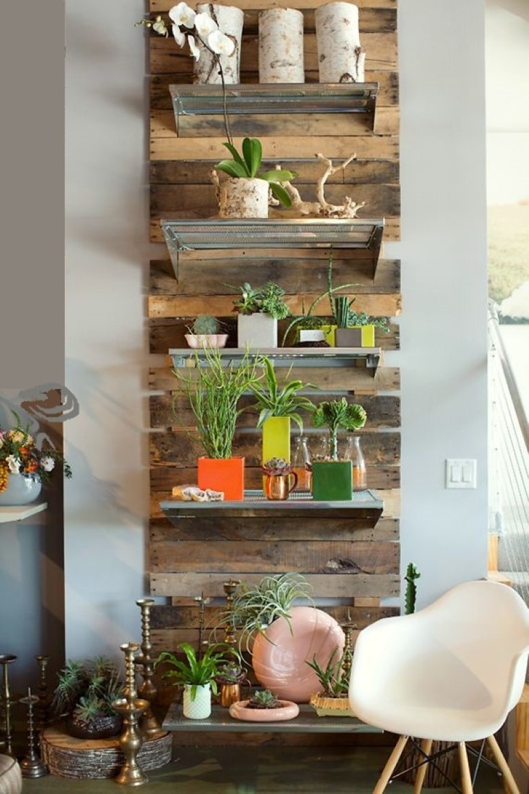 6 Wood Pallet Furniture Pieces You Can Build for Free