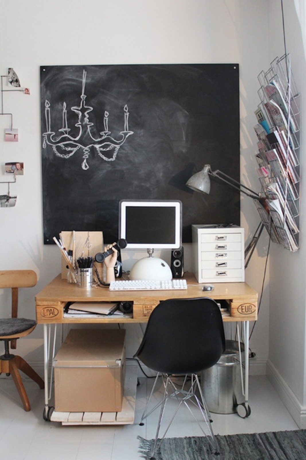 Simple Rolling Computer Desk