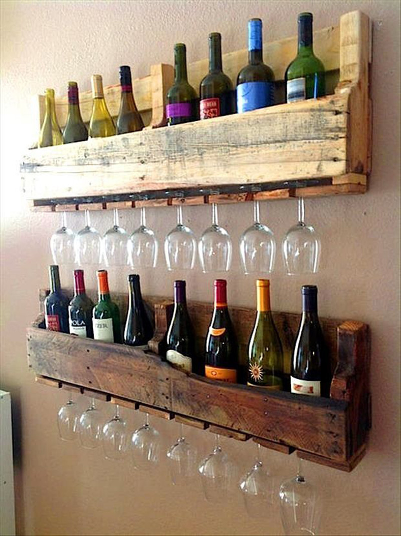 DIY Wall-mounted Wine Rack
