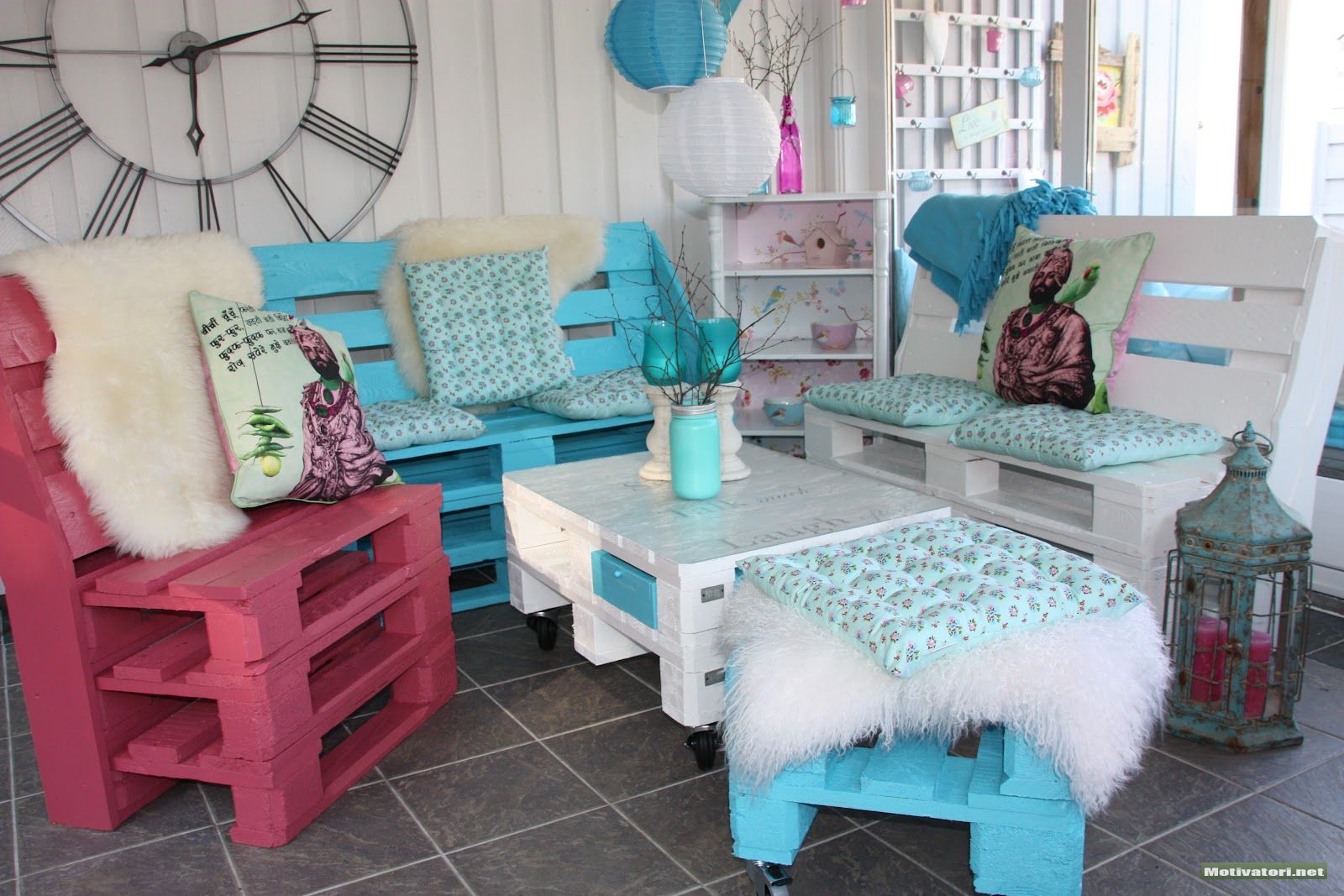 Wood Pallet Sitting Room 