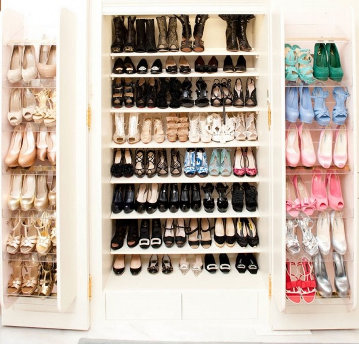 Expandable Shoe Closet