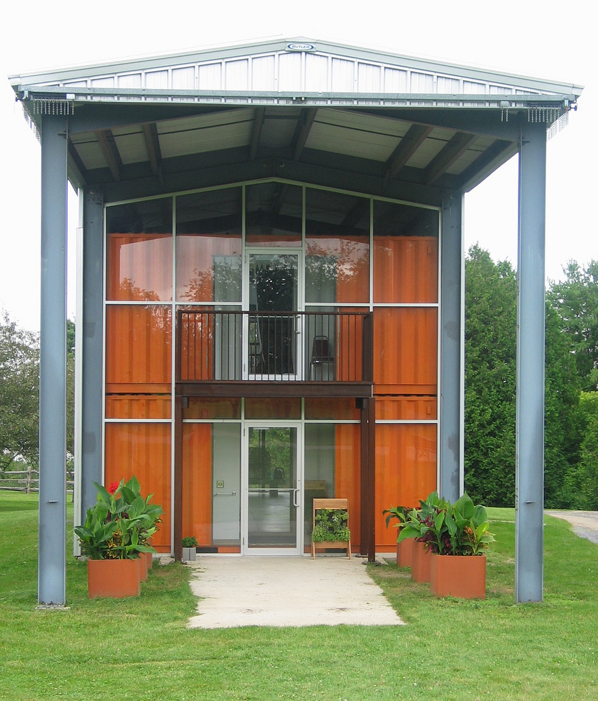 shipping-container-homes-44
