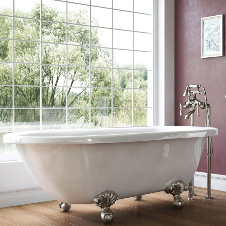 20 Best Small Bathtubs to Buy in 2021