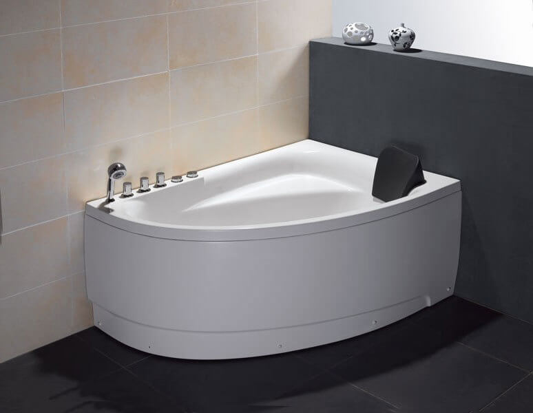 20 Best Small Bathtubs To Buy In 2021