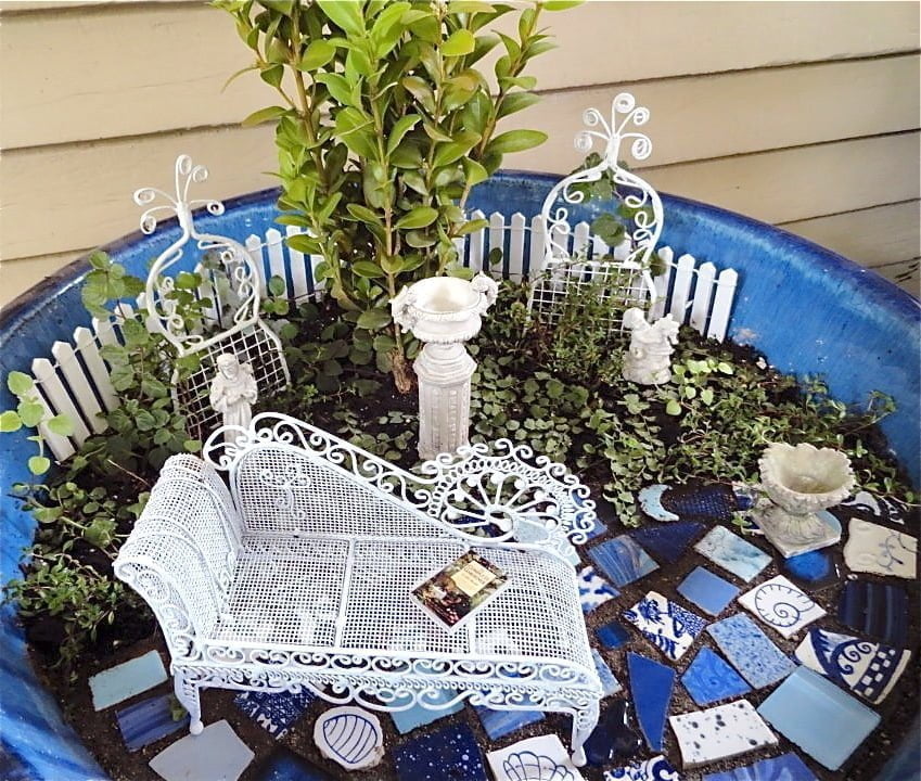 Fairy garden ideas: Old victoria miniature garden ideas