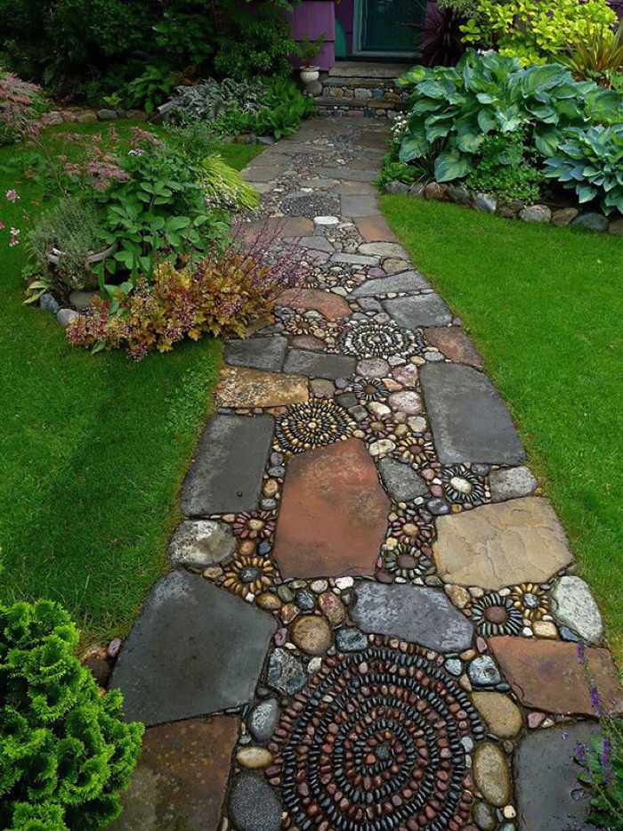 18 Amazing Stepping Stone Ideas for your Garden