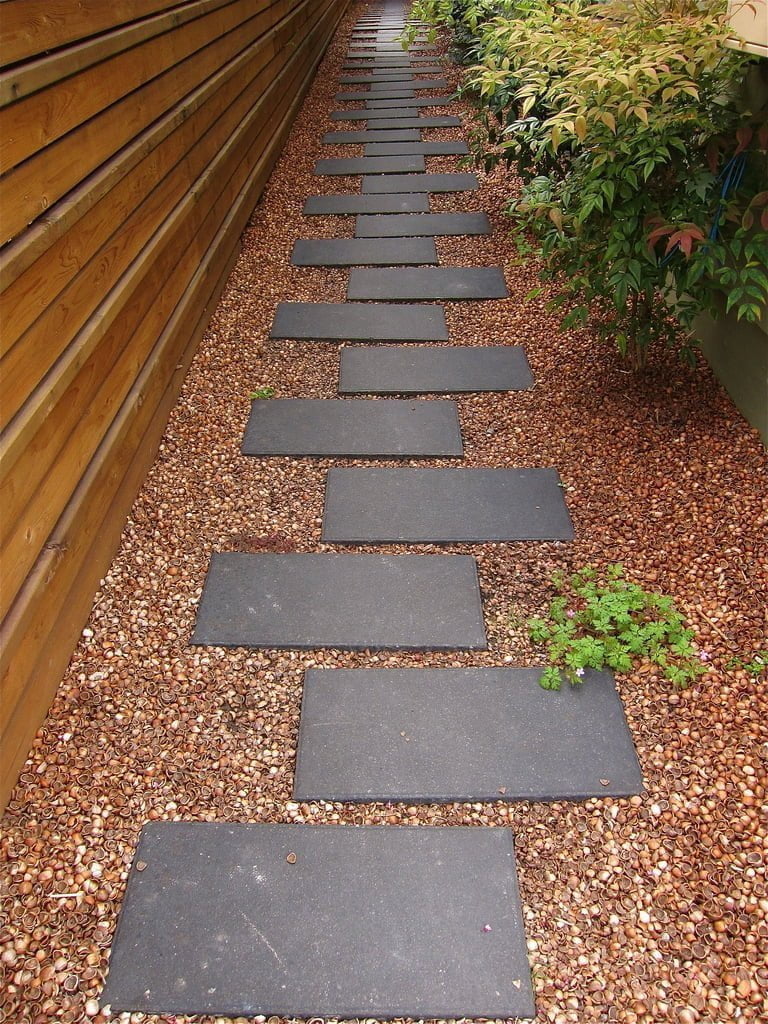 18 Amazing Stepping Stone Ideas for your Garden