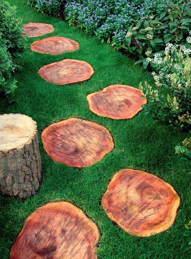 18 Amazing Stepping Stone Ideas for your Garden