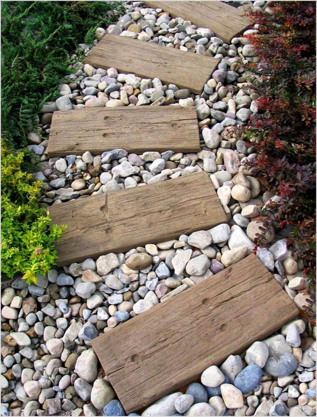 18 Amazing Stepping Stone Ideas for your Garden