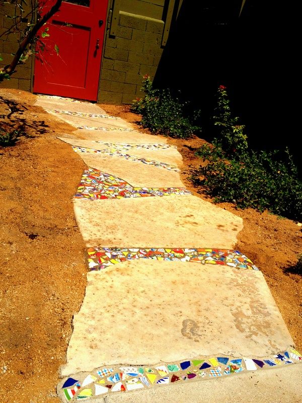 18 Amazing Stepping Stone Ideas for your Garden - Style Motivation