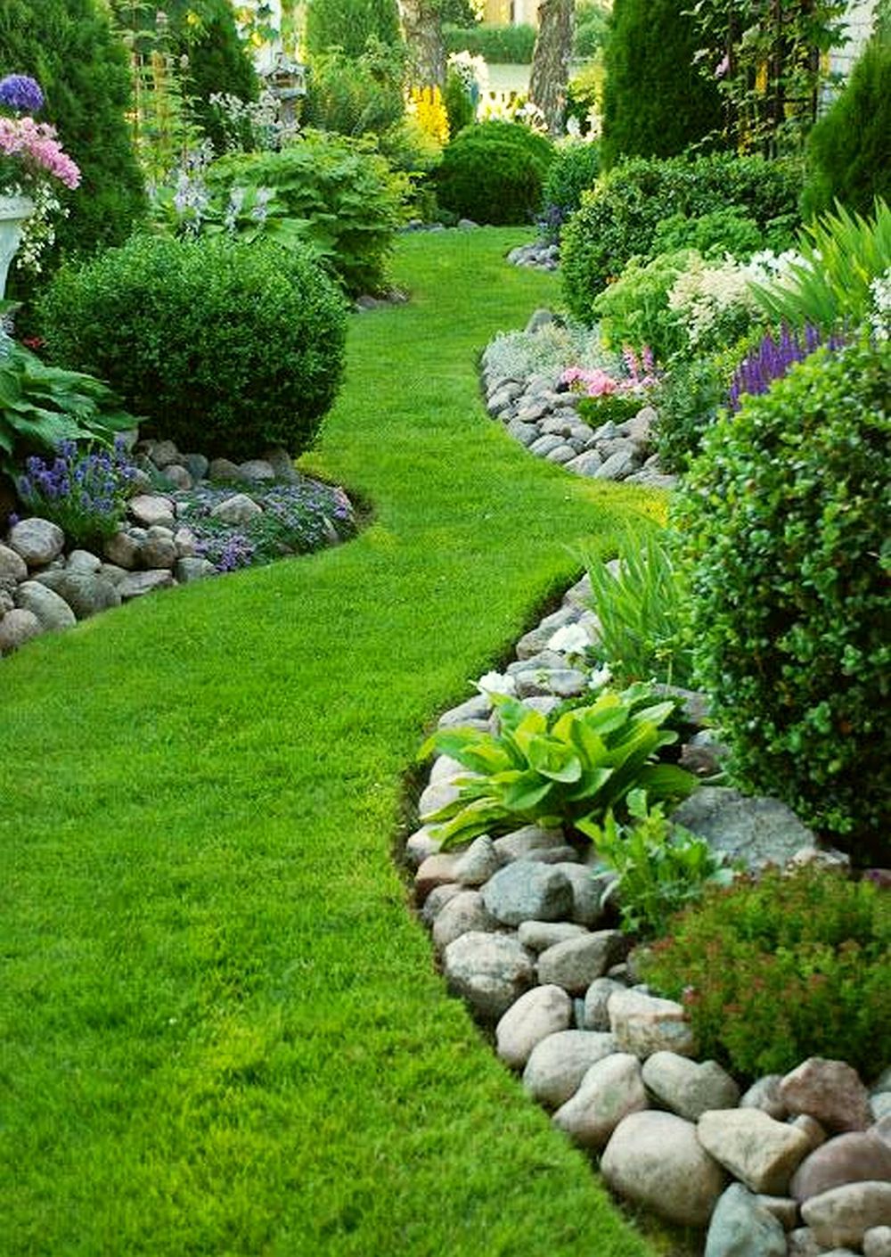 50 Best Backyard Landscaping Ideas and Designs in 2022 - 34 BackyarD LanDscaping Rocky GarDens Homebnc