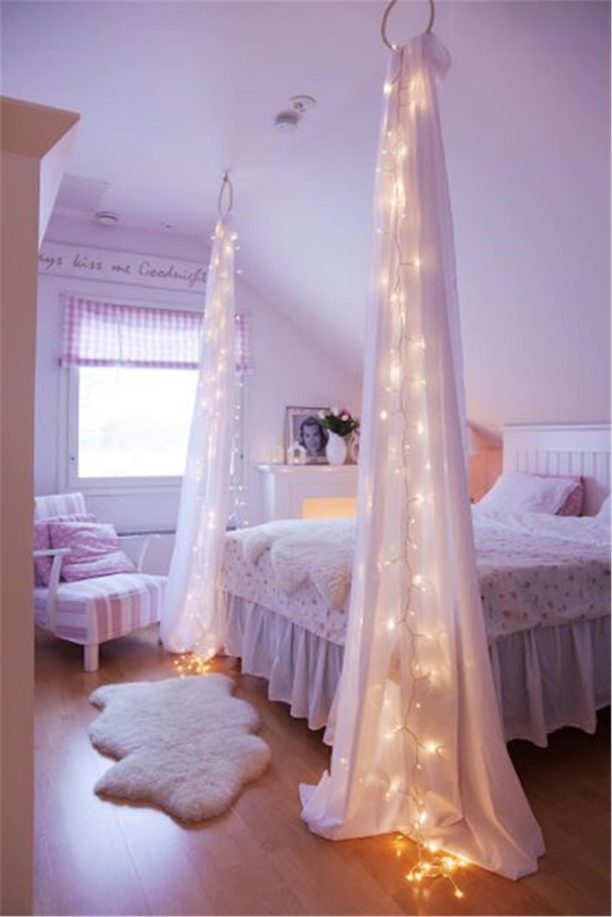 Featured image of post E-Girl Room Decor Ideas : Either use string lights or just plain strings.