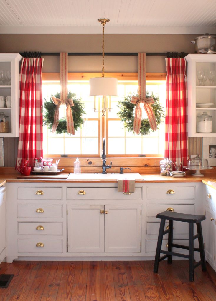 Gingham Curtains Complete this All-American Country Kitchen