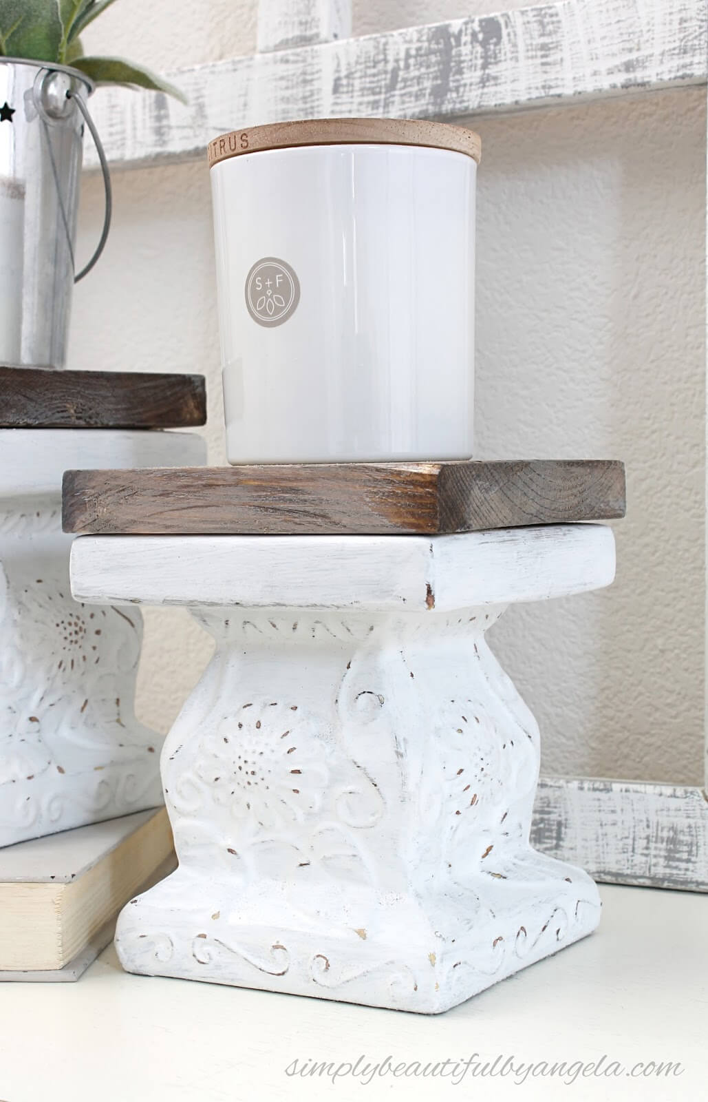 Old Fashioned Indoor Display Pedestals — Homebnc 8451