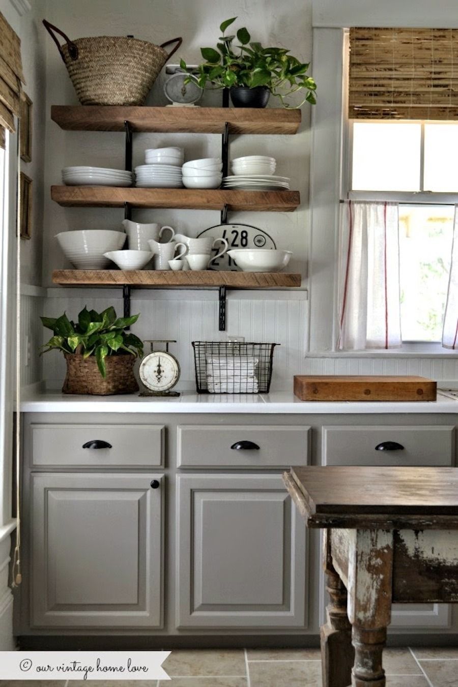 Rustic Country Kitchen Decorations Distinguish a Unified Design