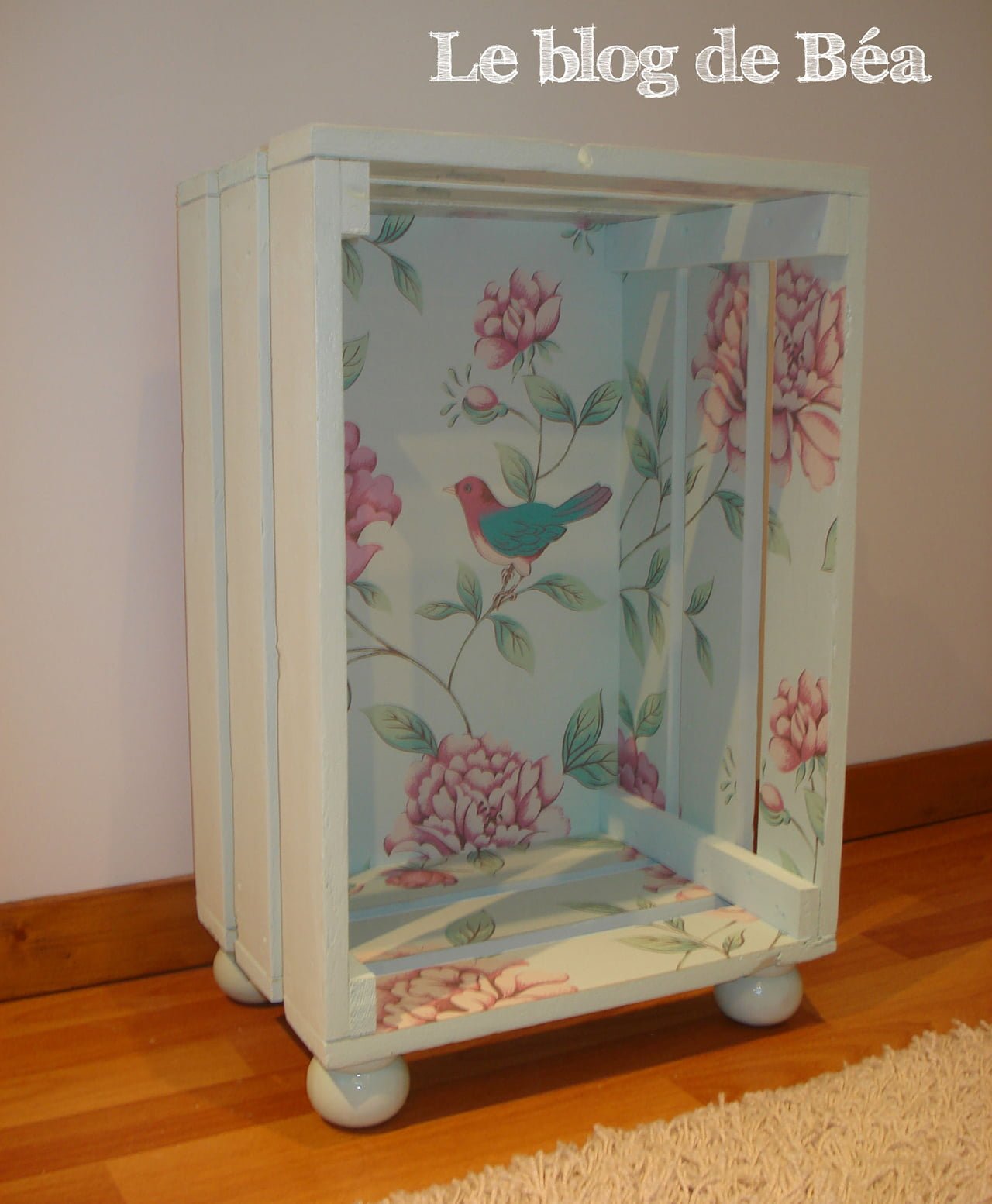 DIY Shabby Chic Side Table