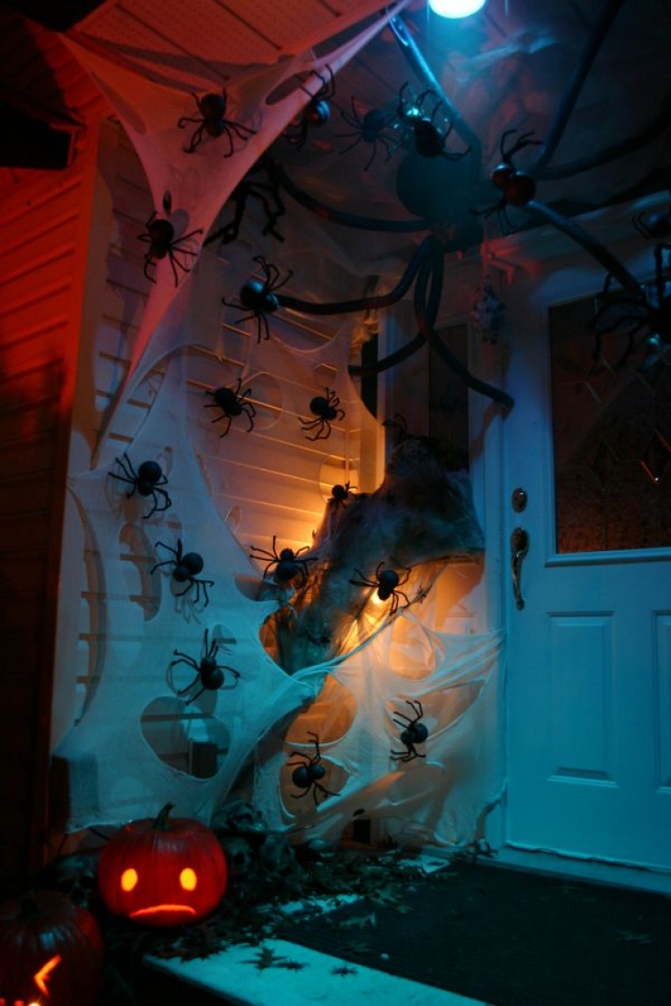 50 Chilling And Thrilling Halloween Porch Decorations For 2021