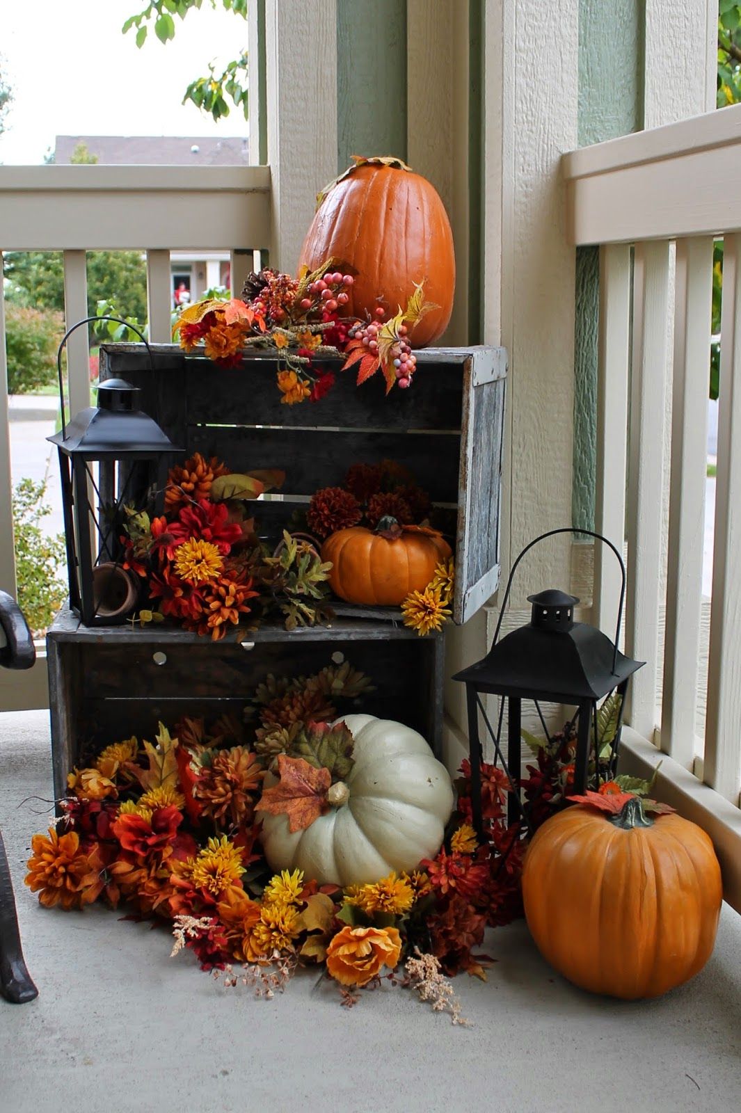 beautiful fall front porch decor