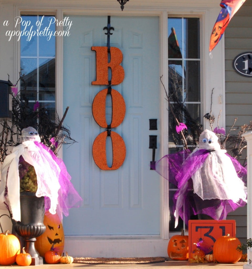 50 Chilling and Thrilling Halloween Porch Decorations for 2022