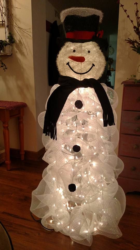 DIY Light-Up Snowman Ribbon Sculpture