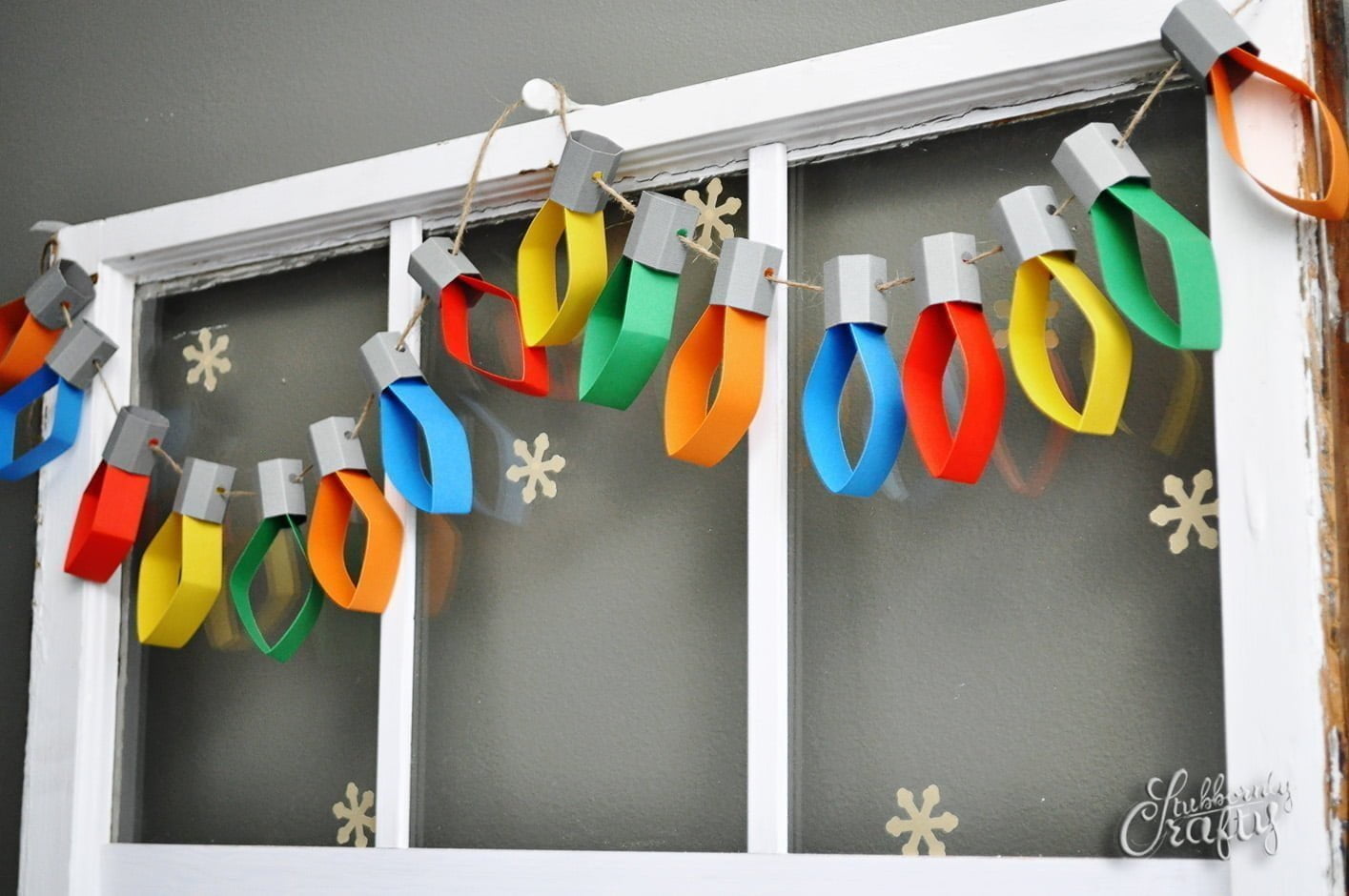 50 Best DIY Christmas Garland Decorating Ideas for 2021