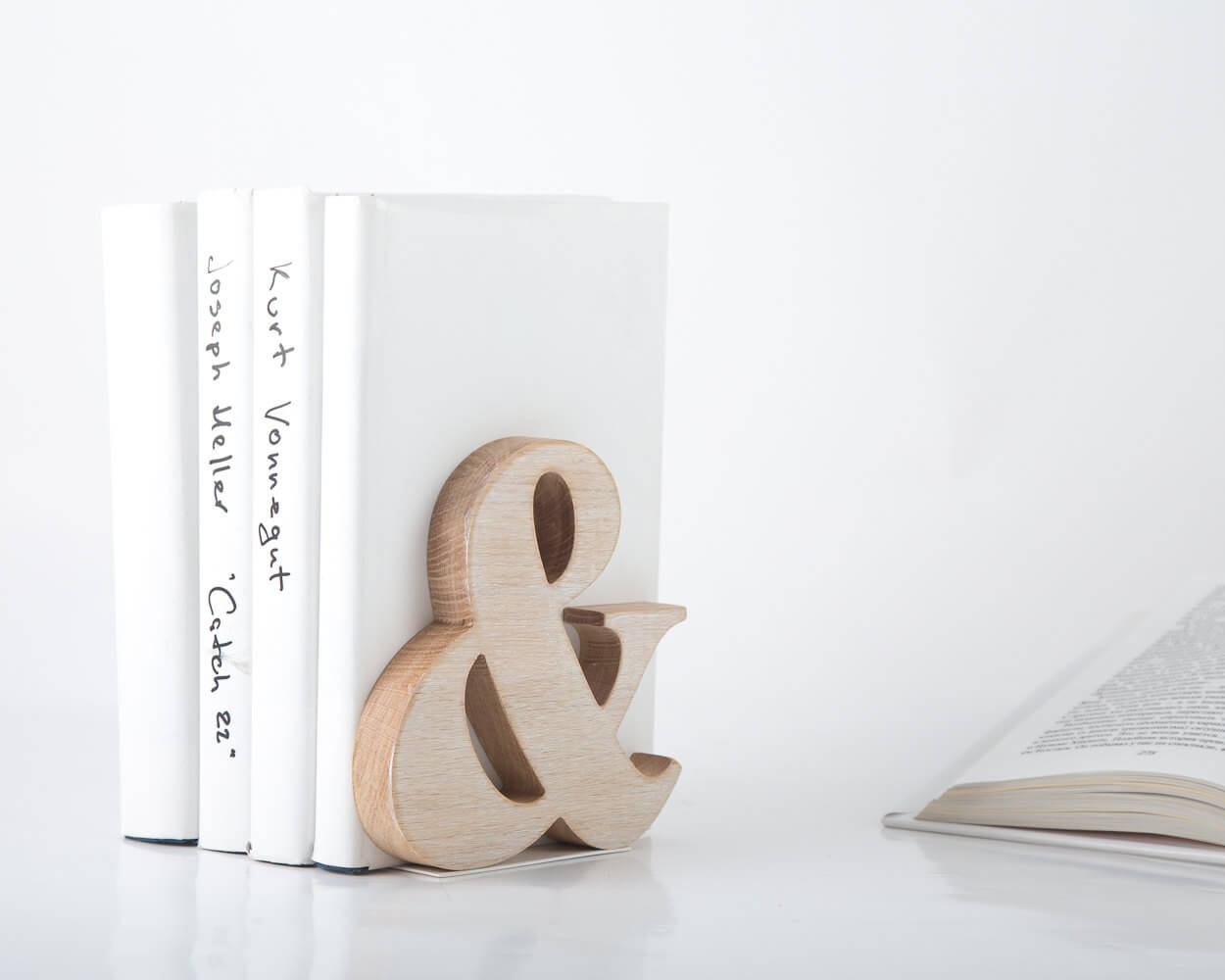 Ampersand Book End