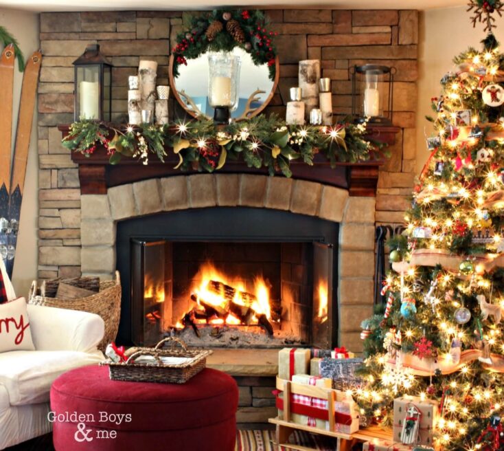 32 Christmas Mantel Decoration Ideas with Festive Charm