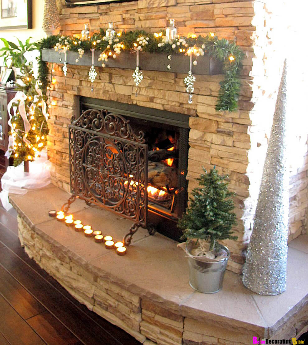 Decorating Mantels For Christmas 