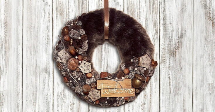 Featured image for DIY Faux Fur Christmas Wreath