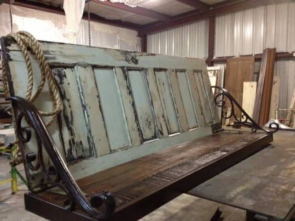 Six Panel Closet Door Becomes Relaxing Garden Bench