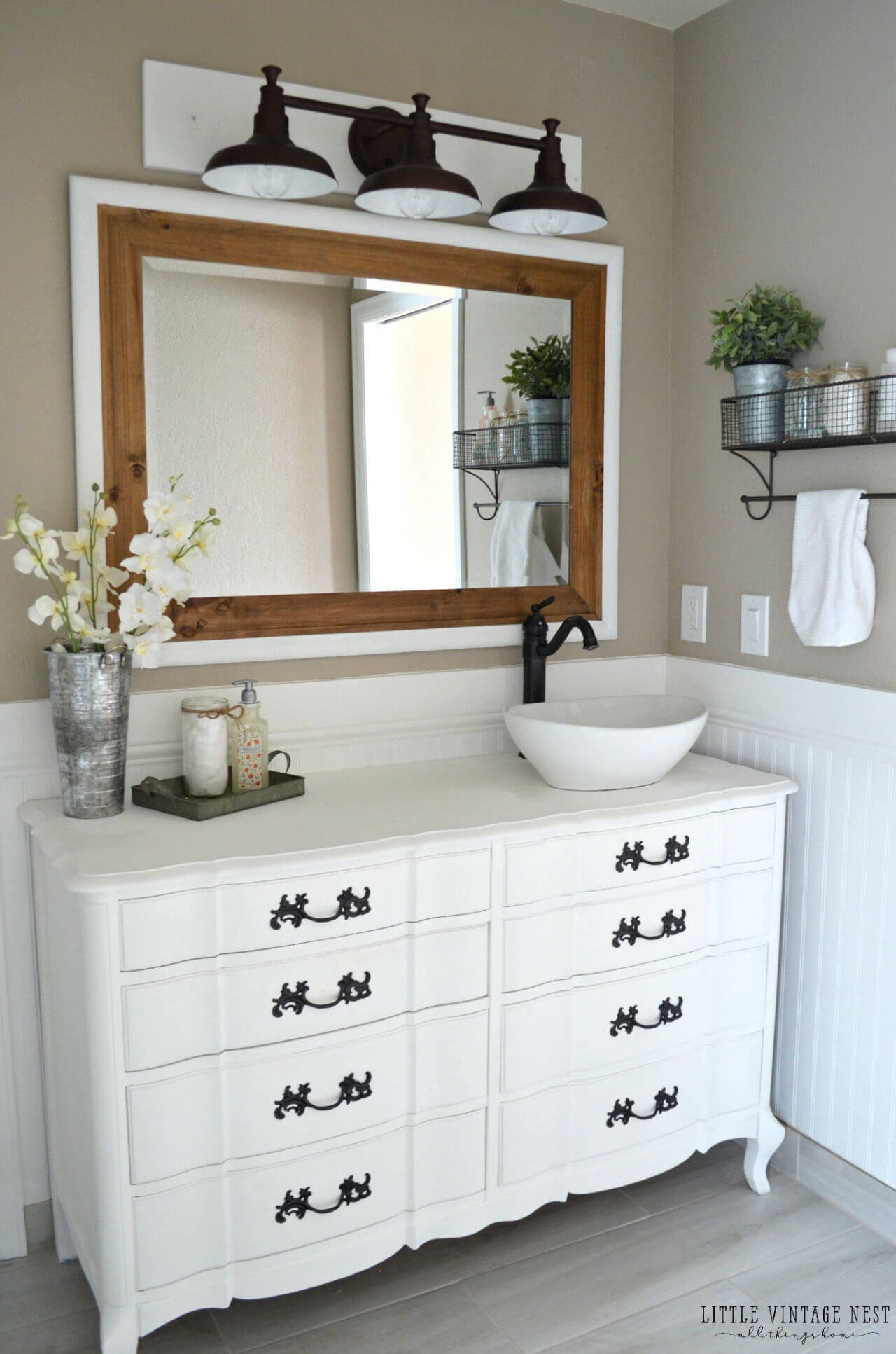 32 Best Small Bathroom Design Ideas and Decorations for 2019