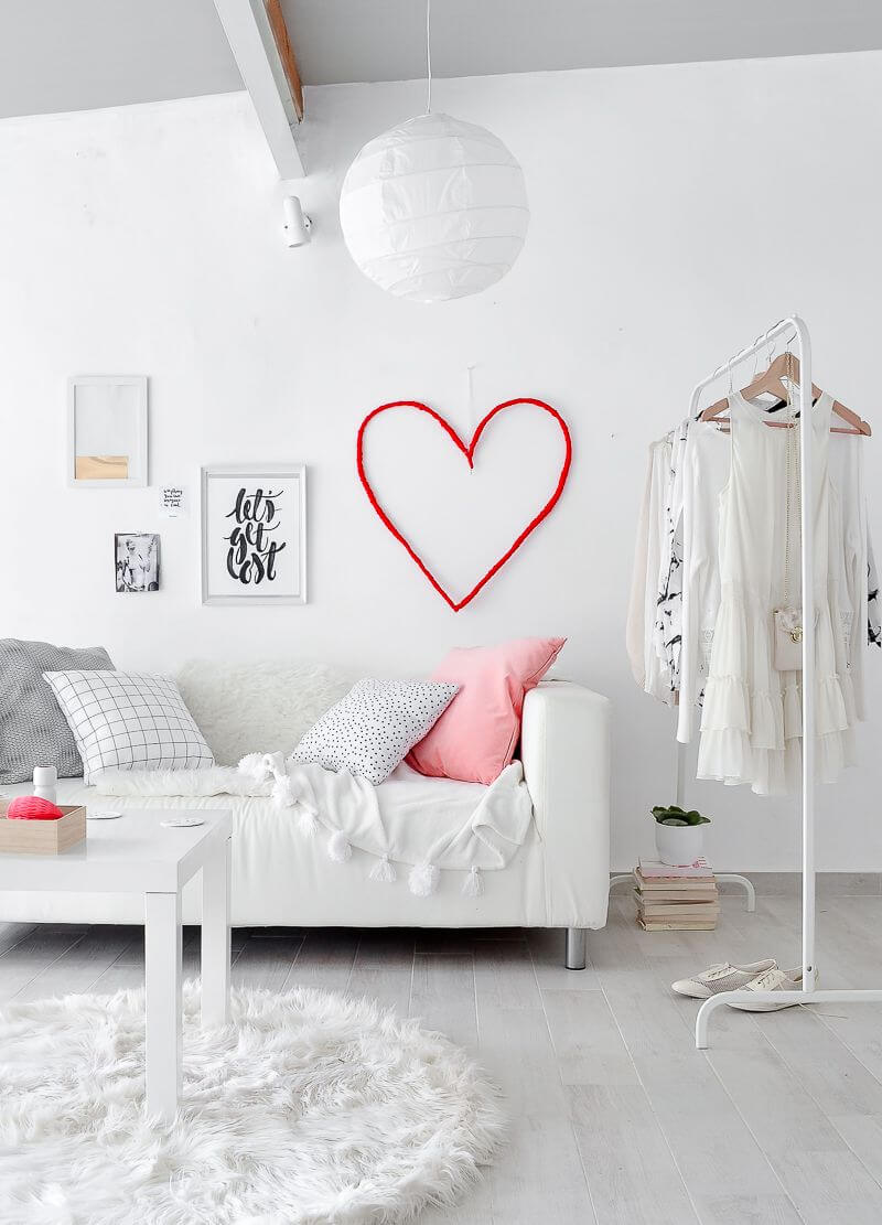 Minimalist Hanging Heart Outline in Lipstick Red