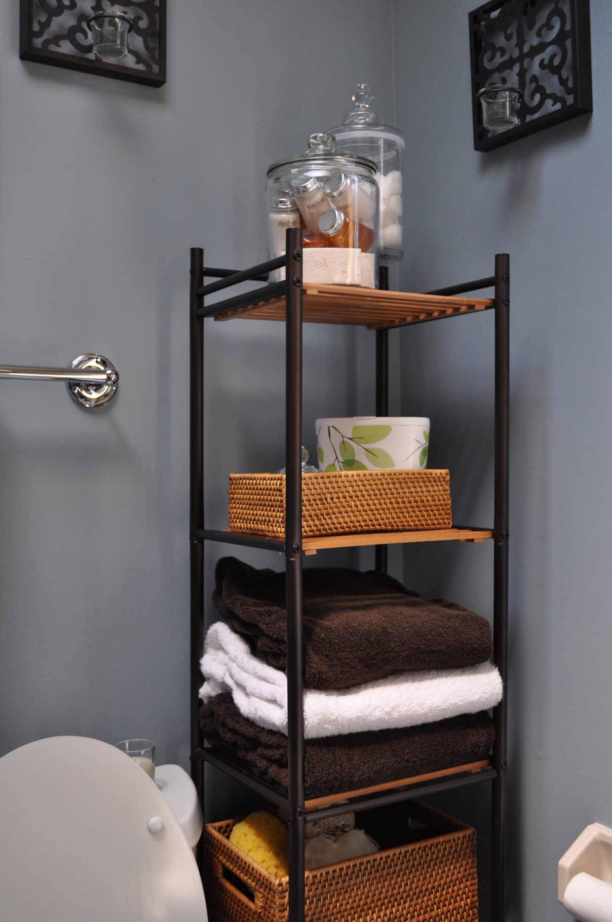 corner towel storage