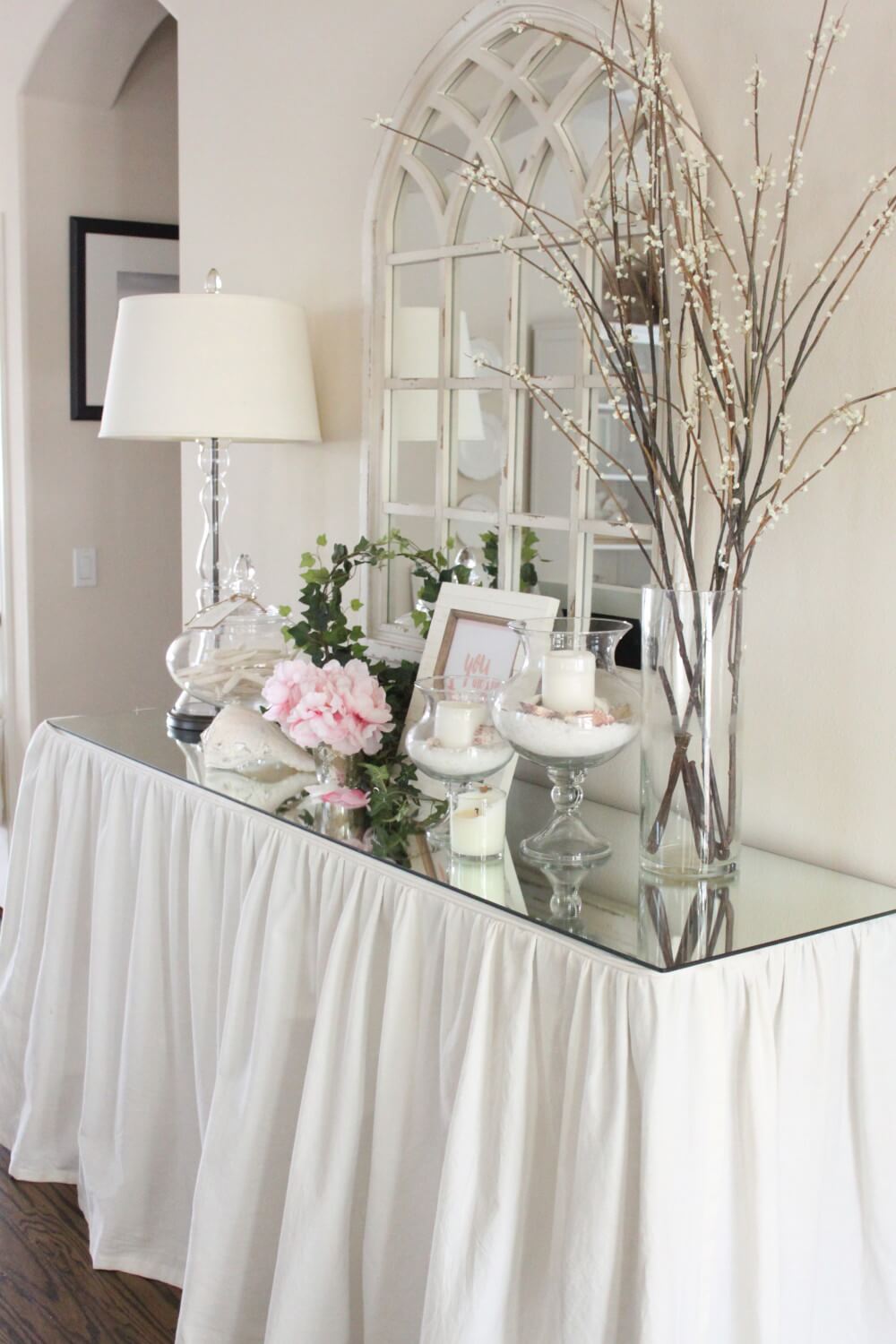 50+ Best Entry Table Ideas (Decorations and Designs) for 2021