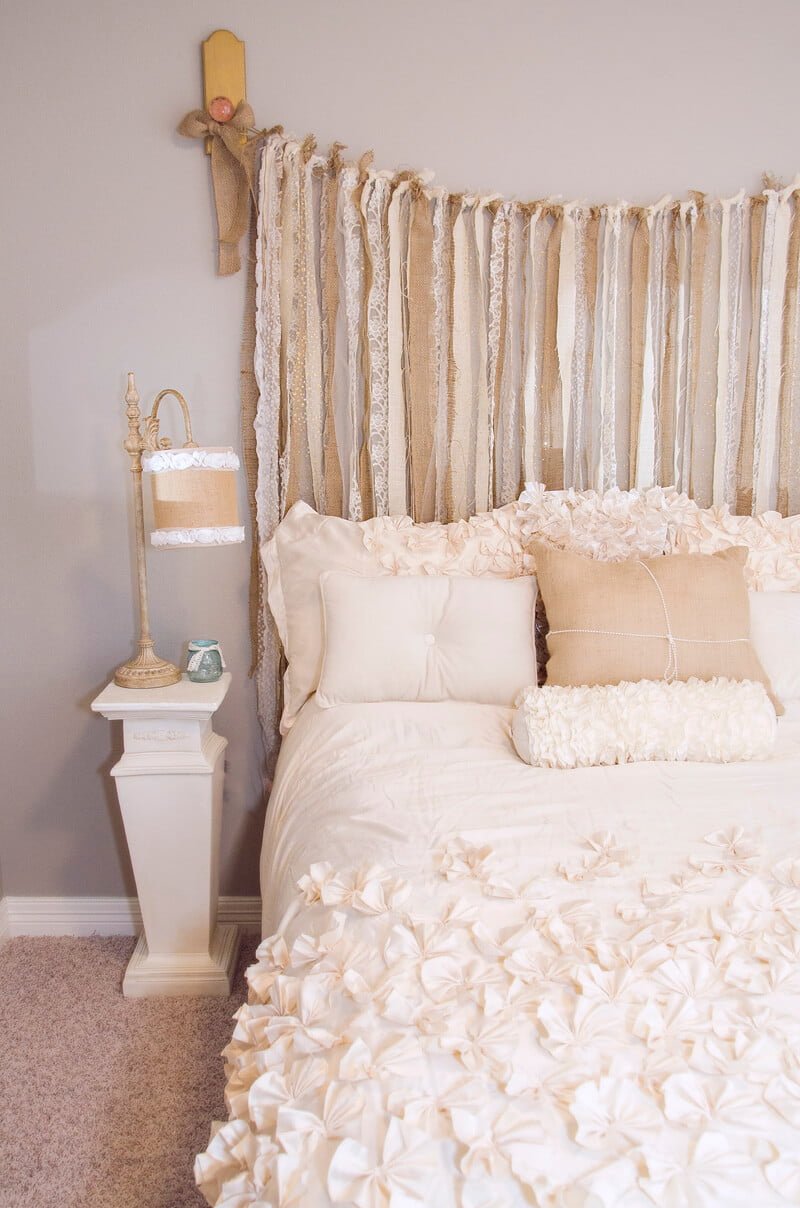 Burlap and Lace Shabby Chic Bedroom Décor