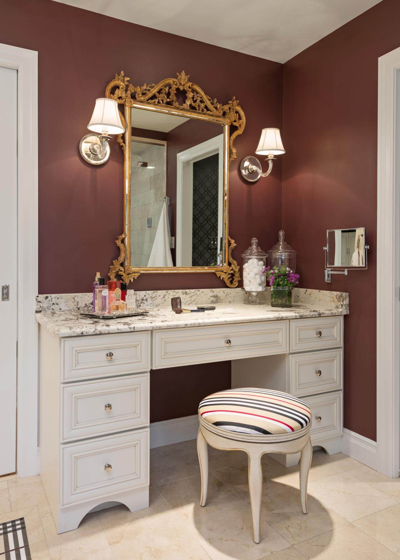 Vanities For Bedroom With Lights