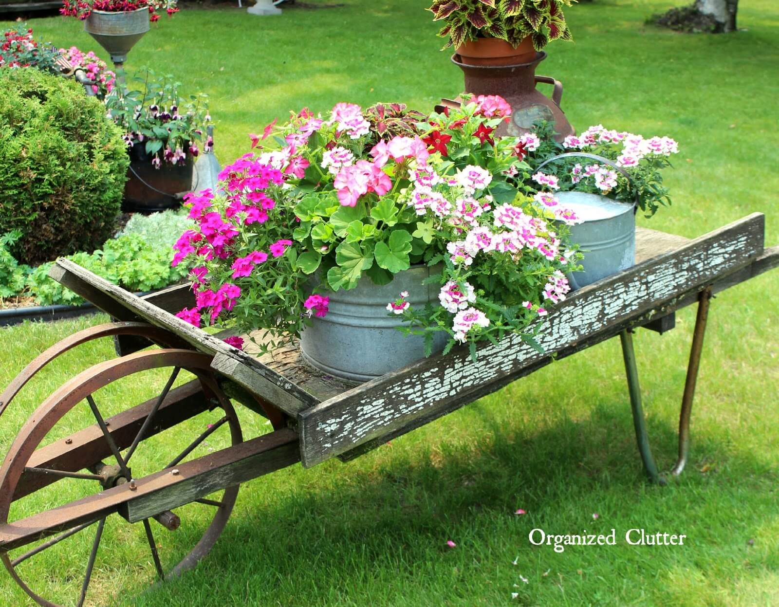 Carrozzella di ruote Display di fiori per giardino vintage