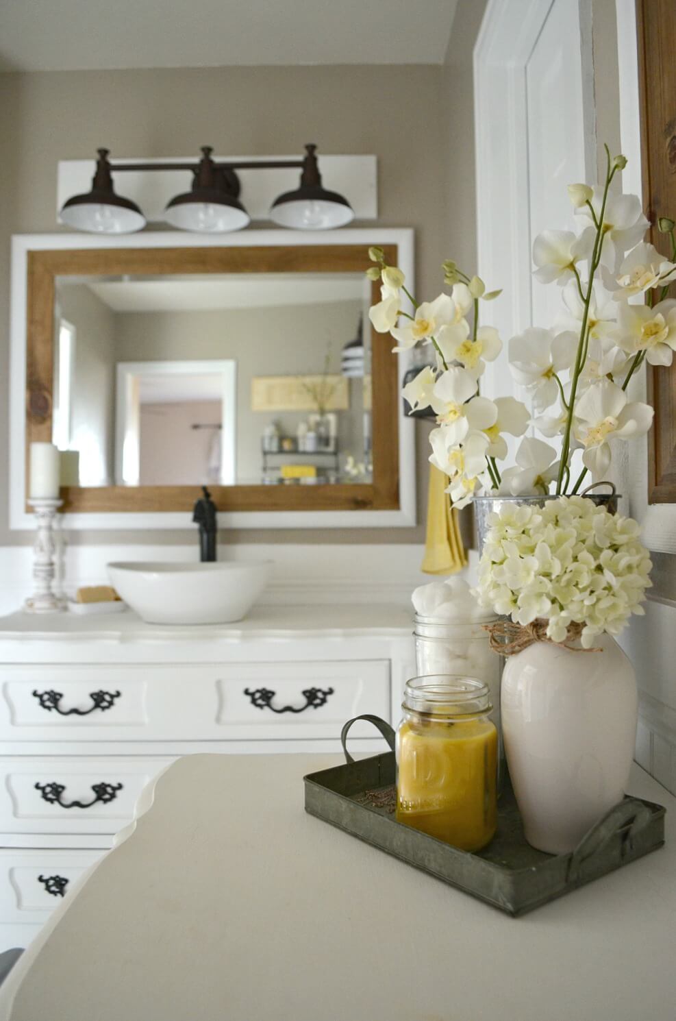 farmhouse bathroom decor